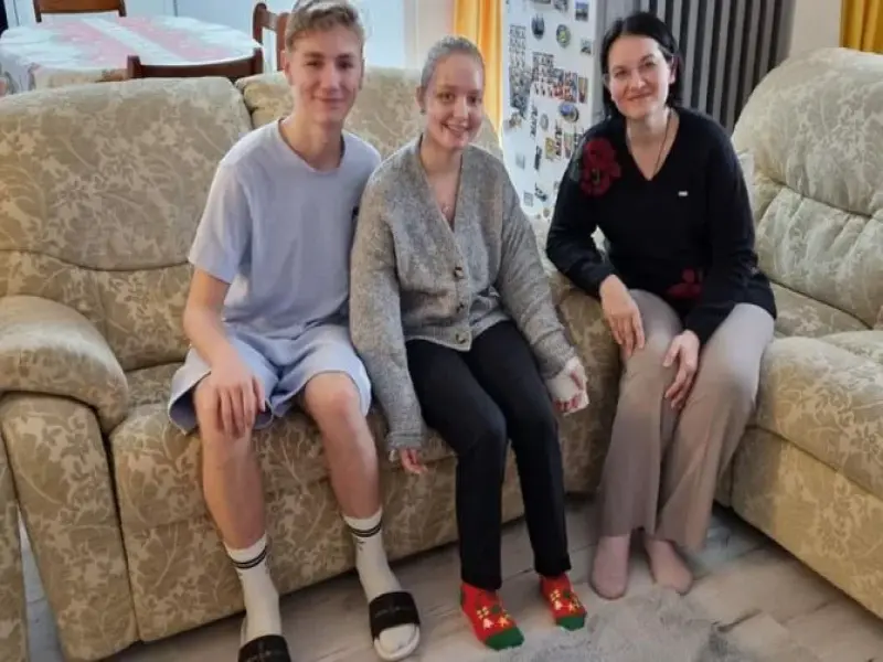 Reintalnire Alexia, tanara cu ambele maini amputate, si Dr.Sidonia Susanu